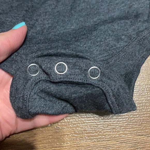 Gray Easter Onesie (6-12 Month) A13 - Picture 4 of 4